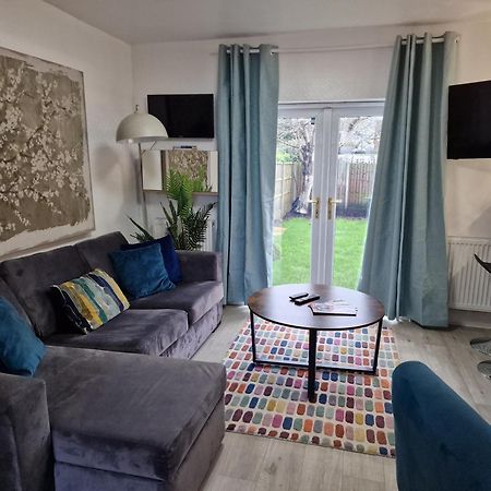 Modern 4-Bed House With Garden & Parking Villa Coventry Kültér fotó