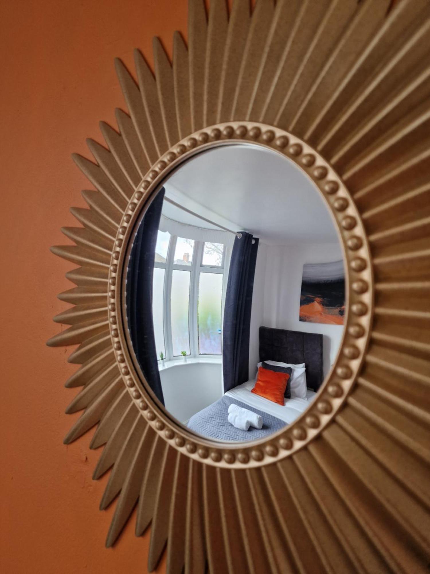 Modern 4-Bed House With Garden & Parking Villa Coventry Kültér fotó