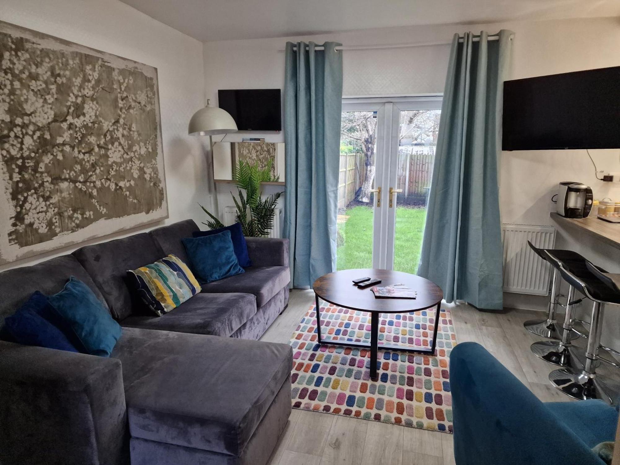 Modern 4-Bed House With Garden & Parking Villa Coventry Kültér fotó